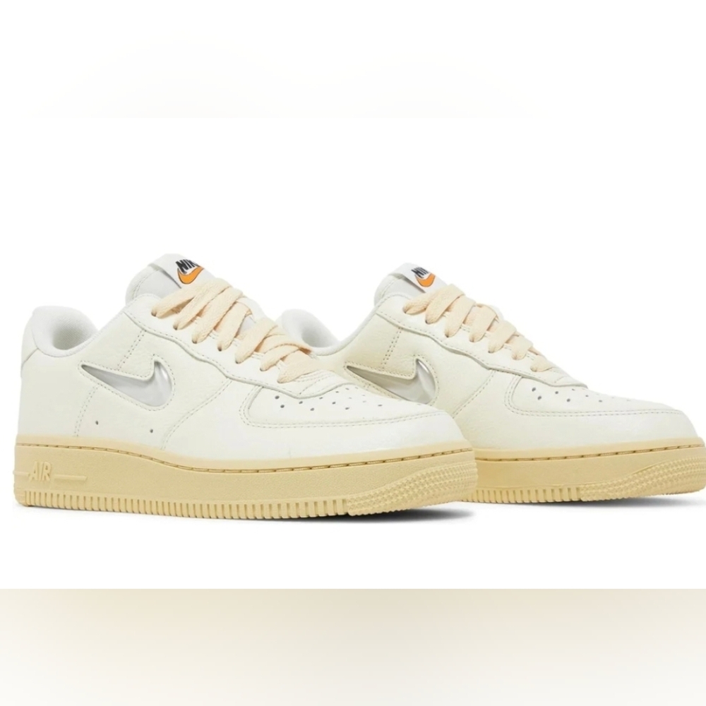 Nike* Air Force 1 'O7 LX* Coconut Milk* Sz 9